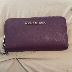 Michael kors wristlet